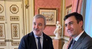El Embajador Sos Avetisyan se reunió con el alcalde Jaume Collboni