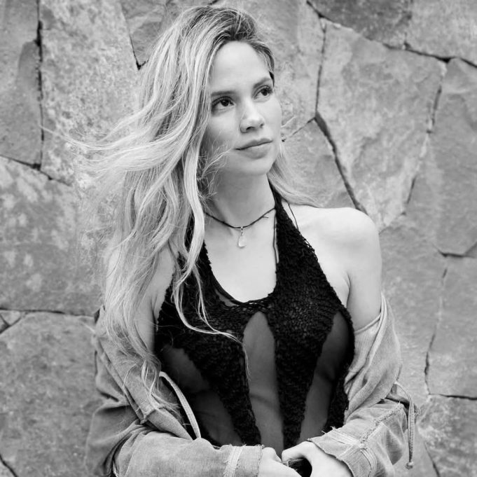 Maria Jesús Jofré mezcla la moda de lujo con toques sencilllos y tradicionales