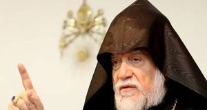 Aram I pidió a Donald Trump que exija la liberación de los prisioneros y rehenes armenios encarcelados ilegalmente en Azerbaiyán