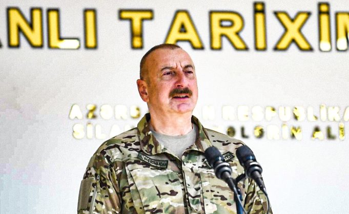 La comunidad armenia de Francia denunció a Azerbaiyán ante la Corte Penal Internacional por sus crímenes contra la población de Artsaj y pidió que se emita una orden de arresto contra Ilham Aliyev