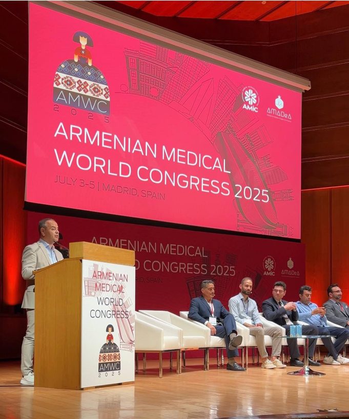 Visita de trabajo de Zareh Sinanyan a España