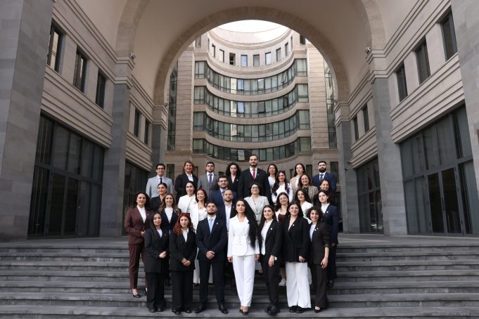 La Oficina del Alto Comisionado de la Diáspora armenia presento en Ereván el programa ” Jovenes Embajadores de la Diáspora”