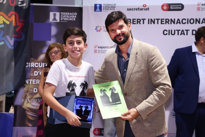 Davit Karapetyan obtuvo el honorable segundo puesto en el campeonato de ajedrez de Barcelona