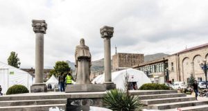 La Universidad de Granada debatió sobre Artsaj y la limpieza étnica pese a presiones de la Embajada de Azerbaiyán