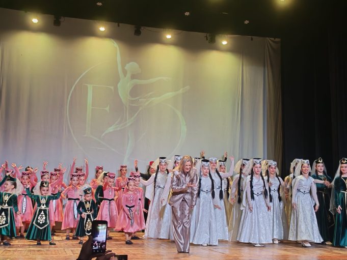 Éxito total en el debut de Eni Dance: la danza tradicional armenia conquista el corazón de Horta